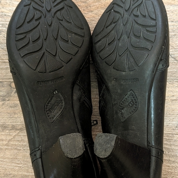 BORN Chakri Bootie US 8.5M Leather Wingtip Side Zip Black Vamp - Picture 6 of 6